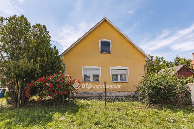 Eladó családi ház, Pándon 39.9 M Ft, 3 szobás