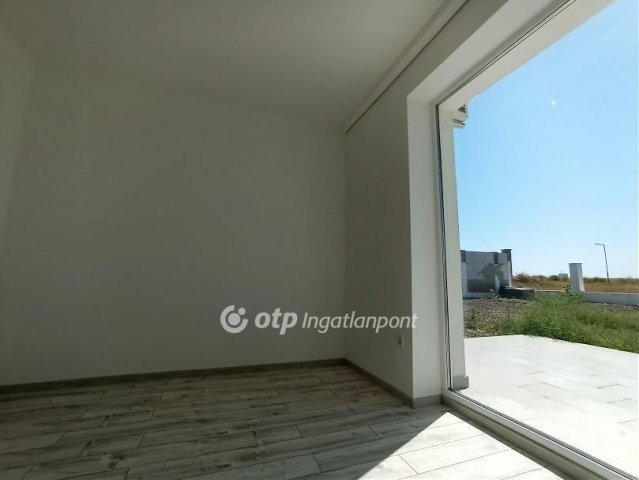 Eladó családi ház, Gyöngyösön 80.5 M Ft, 3+1 szobás