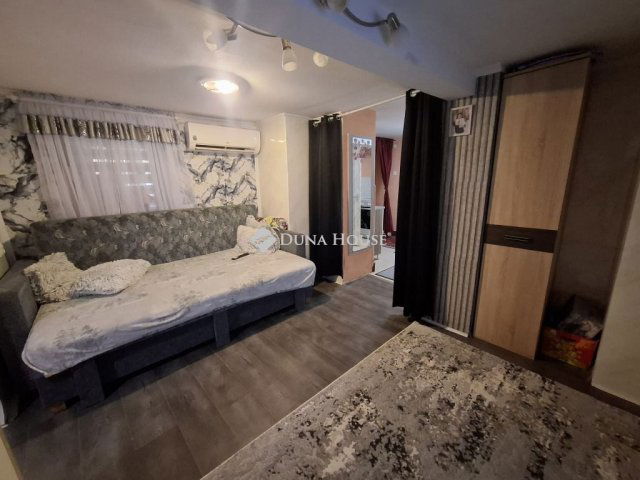 Eladó családi ház, Kiskunfélegyházán 11 M Ft, 3 szobás