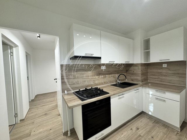 Eladó panellakás, Pécsett, Enyezd úton 48.5 M Ft, 2 szobás