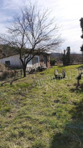 Eladó családi ház, Únyon 49.9 M Ft, 3 szobás