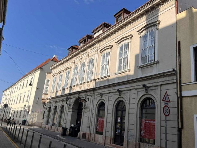 Eladó téglalakás, Győrött 89 M Ft, 4 szobás