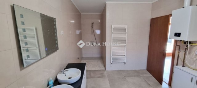 Eladó családi ház, Nagykőrösön 74.99 M Ft, 3 szobás