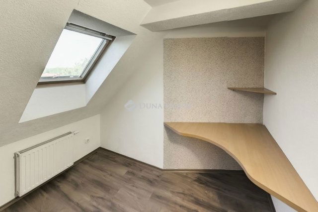 Eladó téglalakás, Kecskeméten 64.9 M Ft, 6 szobás