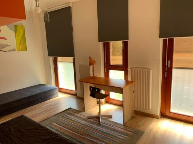 Kiadó téglalakás, albérlet, Pécsett, Barbakán téren, 3 szobás