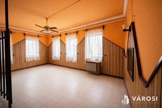 Eladó üzlethelyiség, Tótkomlóson 34.9 M Ft, 6 szobás