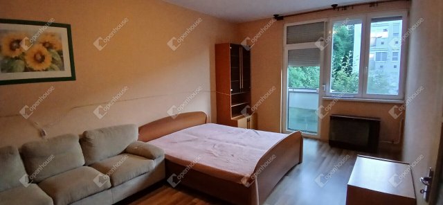 Eladó téglalakás, Zalaegerszegen 34.5 M Ft, 1+2 szobás