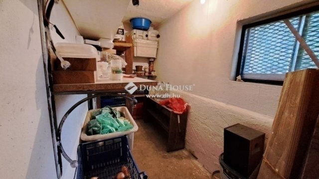 Eladó családi ház, Mendén 65.9 M Ft, 2 szobás