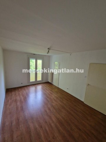 Kiadó panellakás, albérlet, Pécsett 160 E Ft / hó, 2 szobás