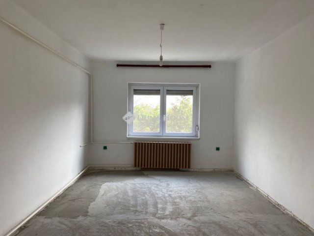 Eladó családi ház, Száron 59.9 M Ft, 3 szobás