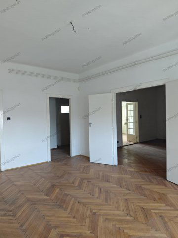 Eladó téglalakás, Győrött 72.9 M Ft, 3 szobás