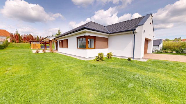 Eladó családi ház, Cserszegtomajon 275 M Ft, 4 szobás