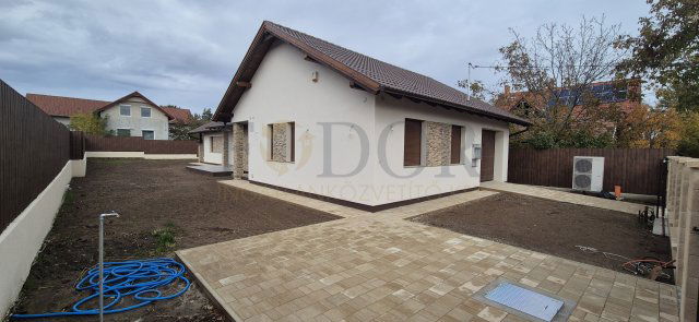 Eladó családi ház, Gyálon 159.9 M Ft, 5 szobás