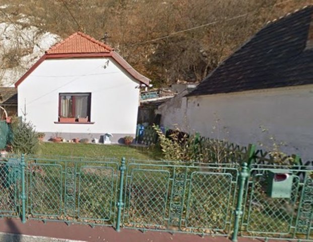 Eladó családi ház, Tatabányán 25 M Ft, 2 szobás