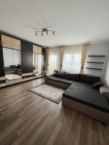 Eladó panellakás, Várpalotán 42.99 M Ft, 2 szobás