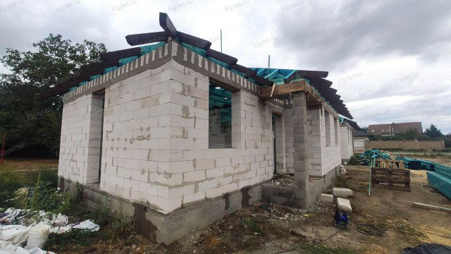 Eladó ikerház, Monoron 79.7 M Ft, 4 szobás / költözzbe.hu