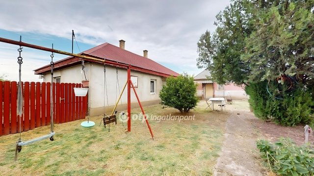Eladó nyaraló, Nyíregyházán 21.8 M Ft, 2 szobás