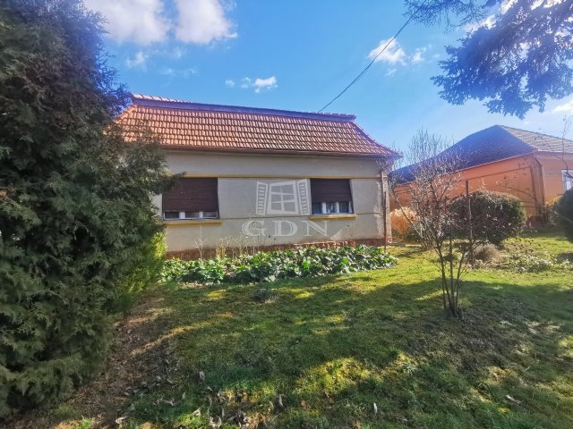 Eladó családi ház, Kilimánon 19.9 M Ft, 2 szobás