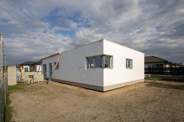 Eladó családi ház, Székesfehérvárott 89.2 M Ft, 3 szobás