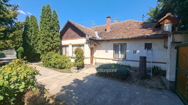Eladó családi ház, Csongrádon 39.9 M Ft, 5 szobás