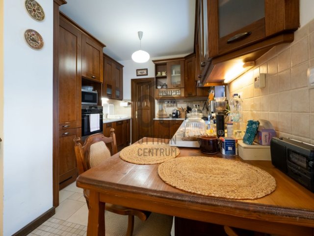 Eladó családi ház, Pécsett 178 M Ft, 6 szobás