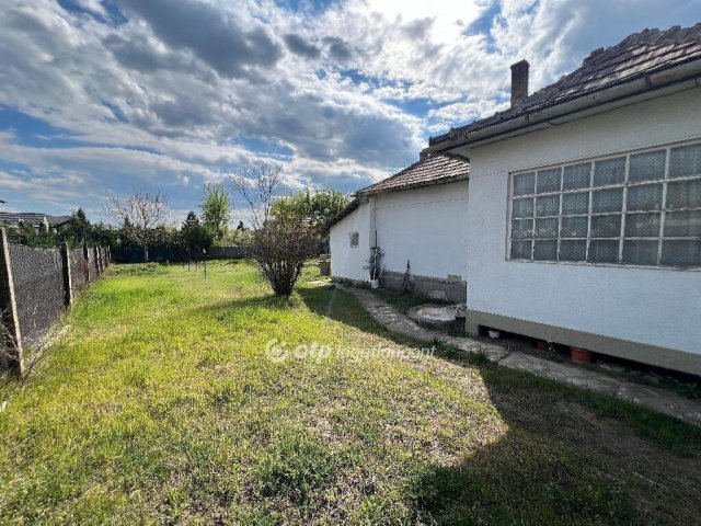 Eladó családi ház, Dunakeszin 89.9 M Ft, 2+1 szobás