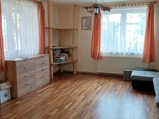 Eladó családi ház, Pilisvörösváron 99 M Ft, 5 szobás