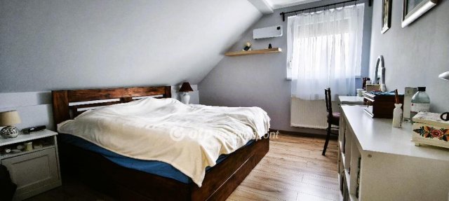 Eladó családi ház, Kartalon 84.9 M Ft, 7 szobás