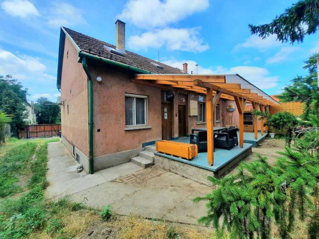 Eladó családi ház, Budapesten, XV. kerületben 79.9 M Ft