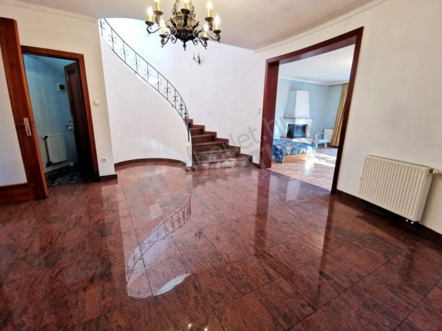 Eladó családi ház, II. kerületben, Dutka Ákos utcában