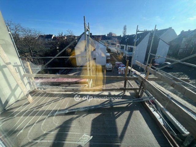 Eladó téglalakás, Szegeden 57.5 M Ft, 1 szobás