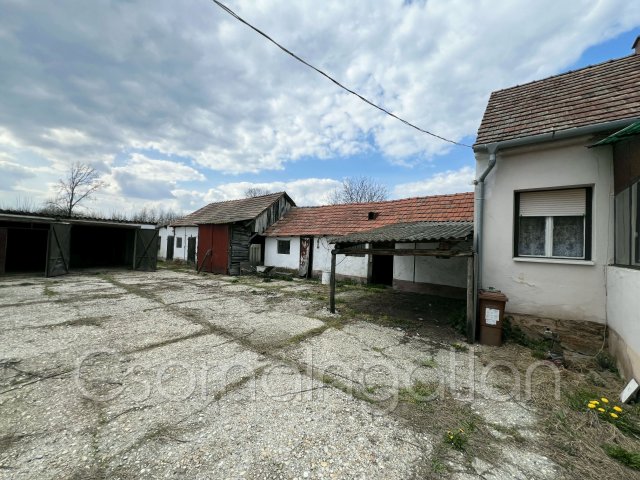 Eladó családi ház, Szanyon 21.5 M Ft, 3 szobás