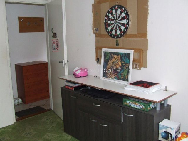 Eladó családi ház, Esztergomban 90 M Ft, 5 szobás