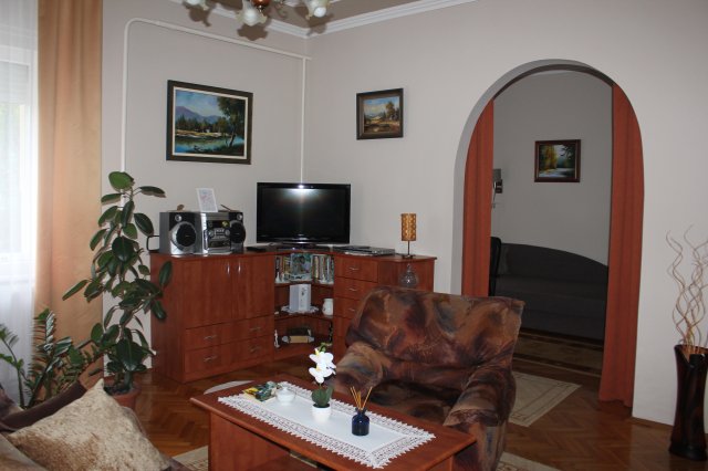 Eladó családi ház, Csornán 87 M Ft, 5 szobás