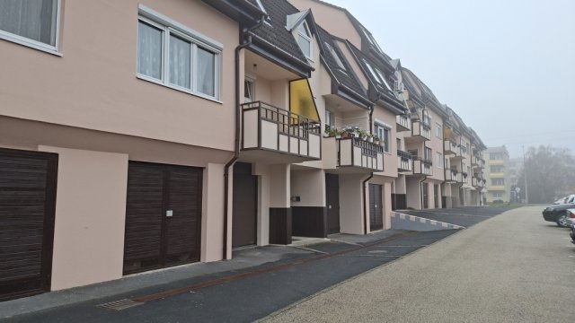 Eladó téglalakás, Balatonfüreden 65 M Ft, 3 szobás