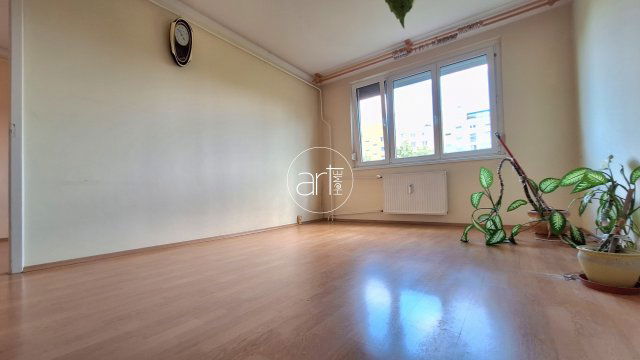 Eladó panellakás, Szegeden, Csongrádi sugárúton 52 M Ft