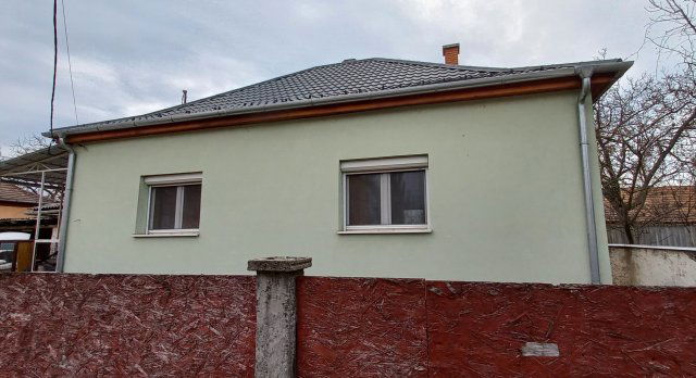 Eladó családi ház, Bicskén 65 M Ft, 3 szobás