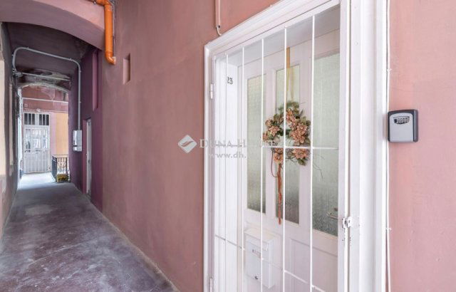 Eladó téglalakás, Budapesten, VII. kerületben 105 M Ft, 2 szobás