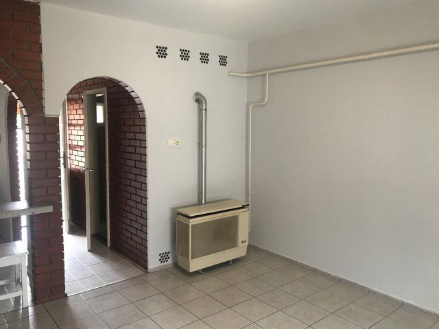 Kiadó téglalakás, albérlet, Cegléden, Furulya utcában