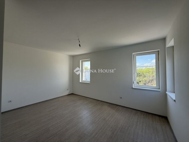 Eladó ikerház, Budapesten, XVIII. kerületben 130 M Ft, 3 szobás