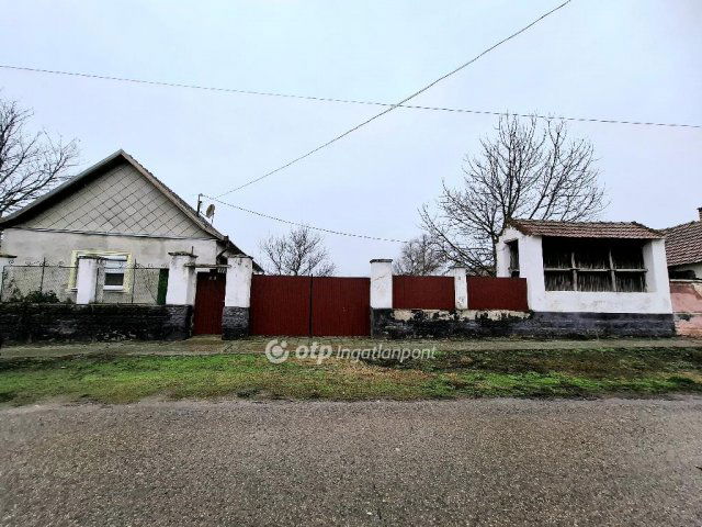 Eladó családi ház, Bedőn 10.9 M Ft, 1 szobás