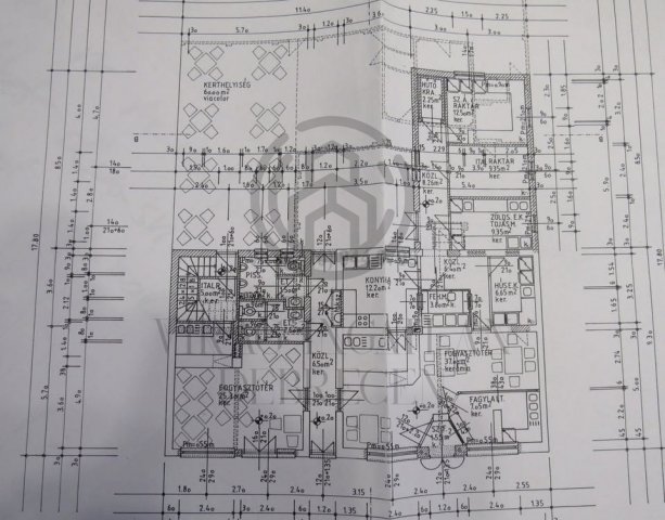 Kiadó üzlethelyiség, Debrecenben, Árpád téren 350 E Ft / hó