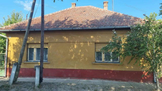 Eladó családi ház, Törtelen 27 M Ft, 2 szobás