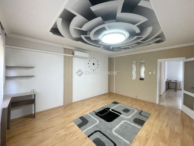 Eladó panellakás, Kecskeméten 48.5 M Ft, 2 szobás