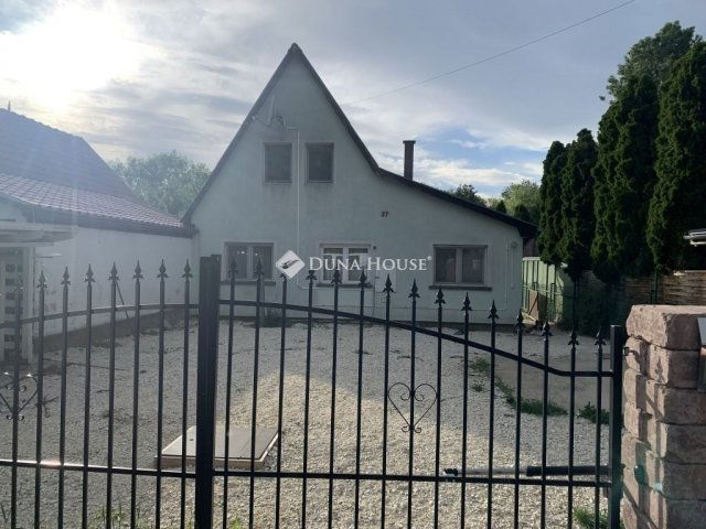 Eladó családi ház, Taksonyon 89.8 M Ft, 4 szobás