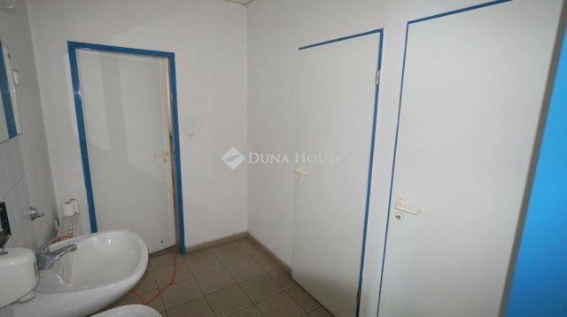 Kiadó üzlethelyiség, Zalaegerszegen 800 E Ft / hó