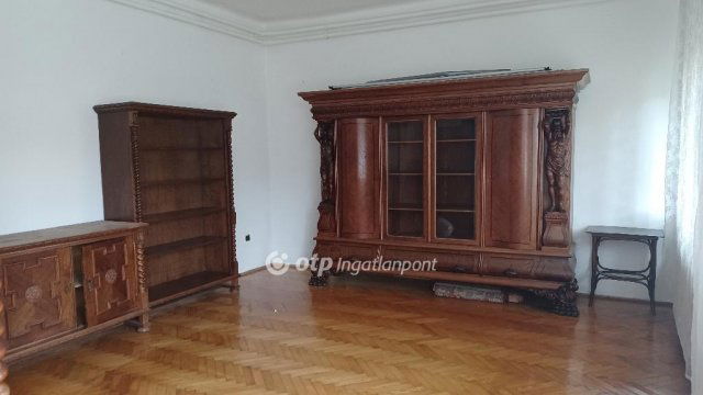 Eladó családi ház, Egerben 95 M Ft, 6 szobás