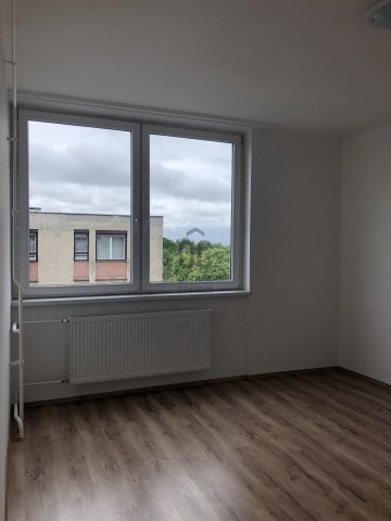 Kiadó téglalakás, albérlet, Tatabányán, Cseri utcában