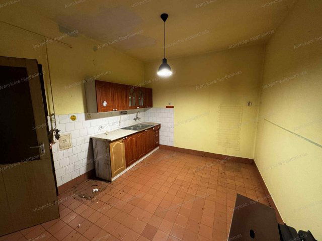 Eladó családi ház, Gyulán, Árnyas utcában 49.99 M Ft, 4 szobás