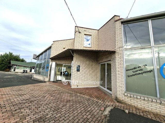 Eladó üzlethelyiség, Ercsiben 170 M Ft / költözzbe.hu